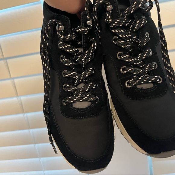 Naturalizer Women’s Sneaker Boots! 8.5W. In EXCELLENT CONDITION. MUST GO. - Picture 2 of 5